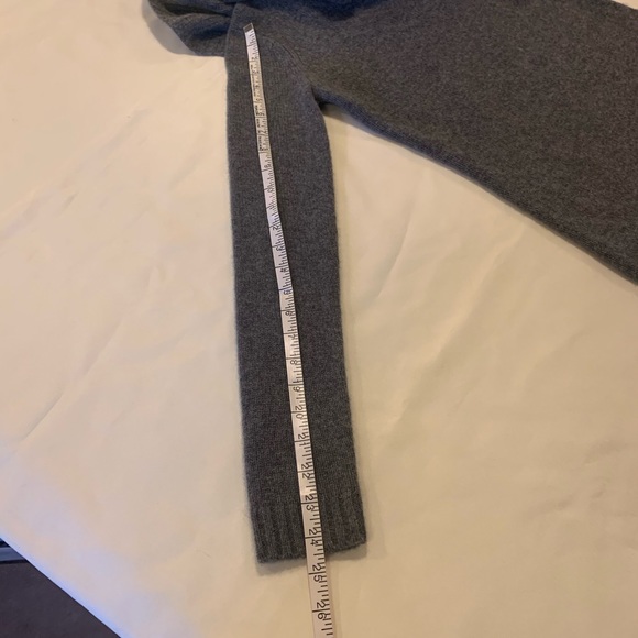 Aqua 100% cashmere grey sweater one sleeve XS - Picture 11 of 14